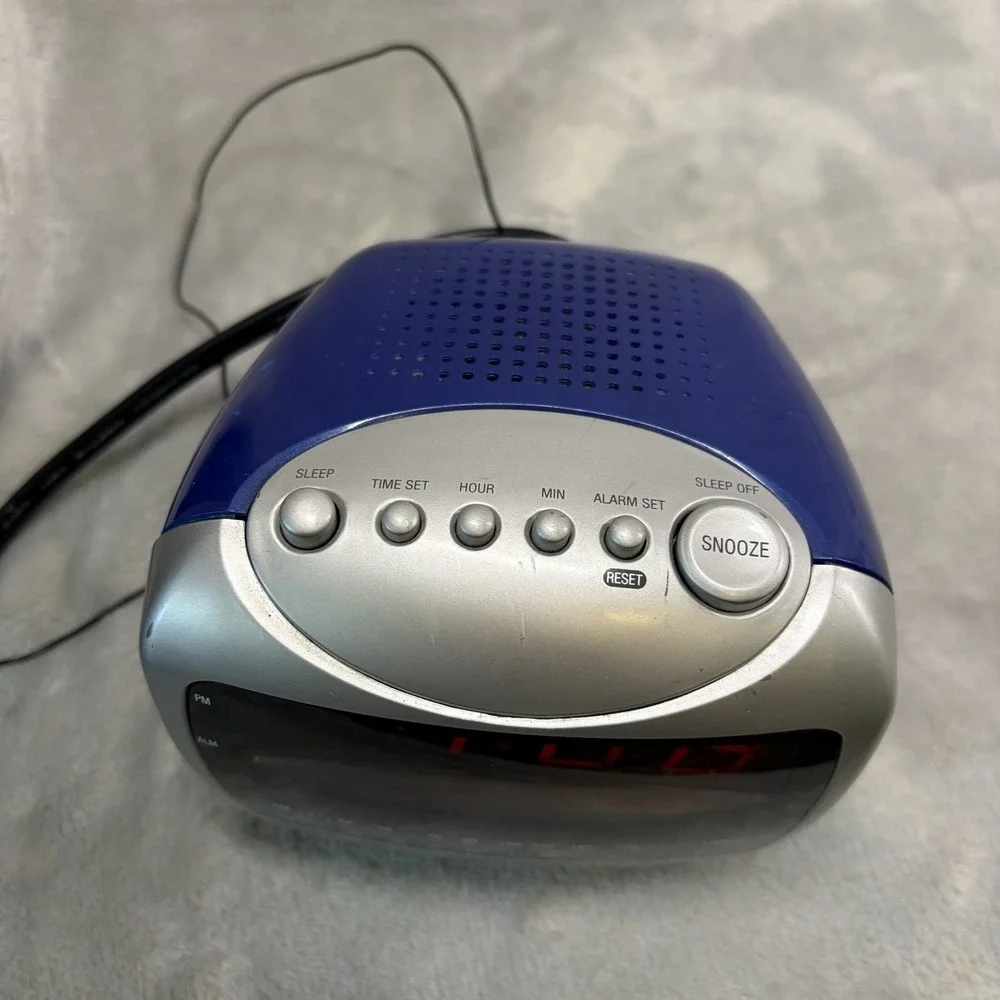 Y2K iMac Style Timex AM FM Radio Alarm Clock Blue Silver LED Retro Desk